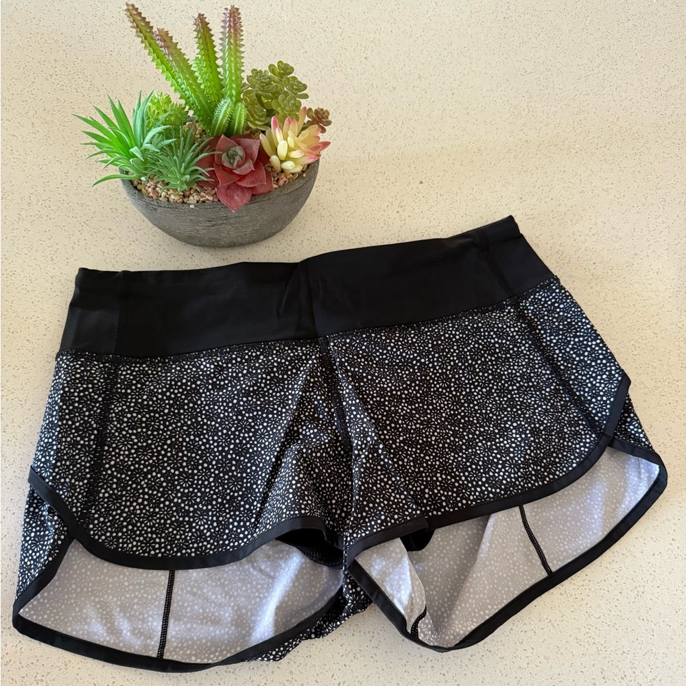 Lululemon black/white polka floral speed shorts